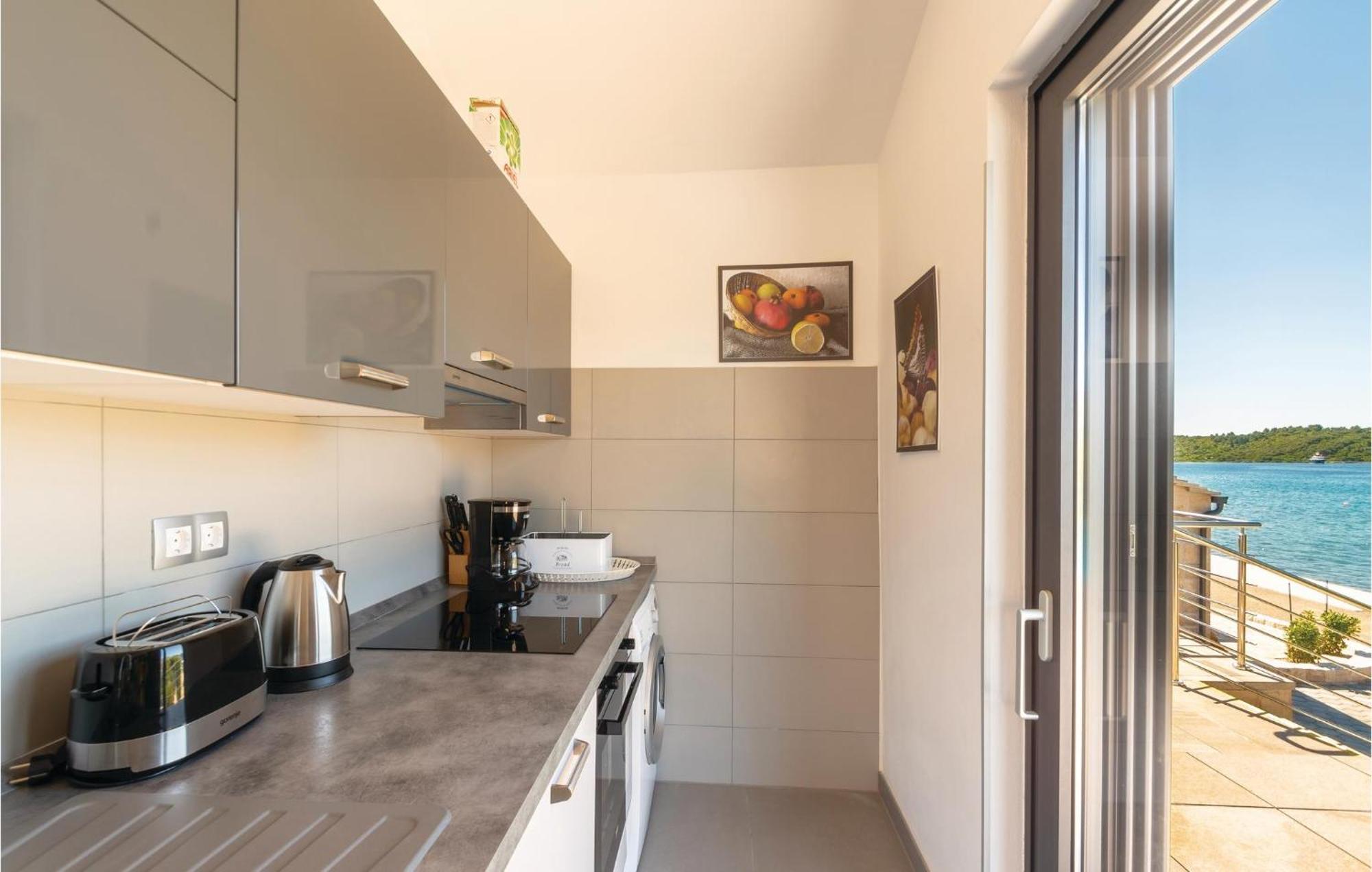 Nice Home In Kneze With Wifi Pupnat Exterior photo