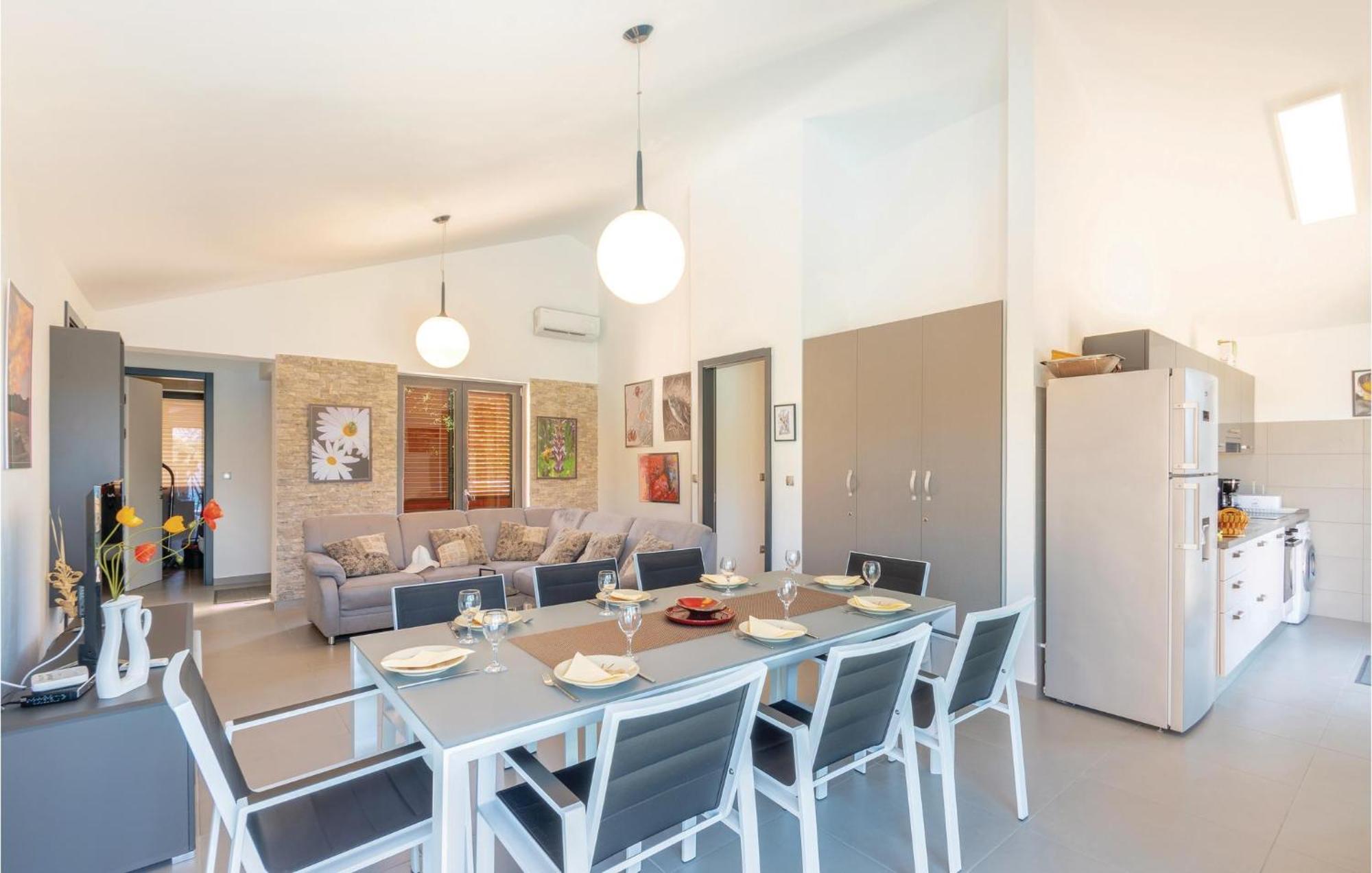 Nice Home In Kneze With Wifi Pupnat Exterior photo