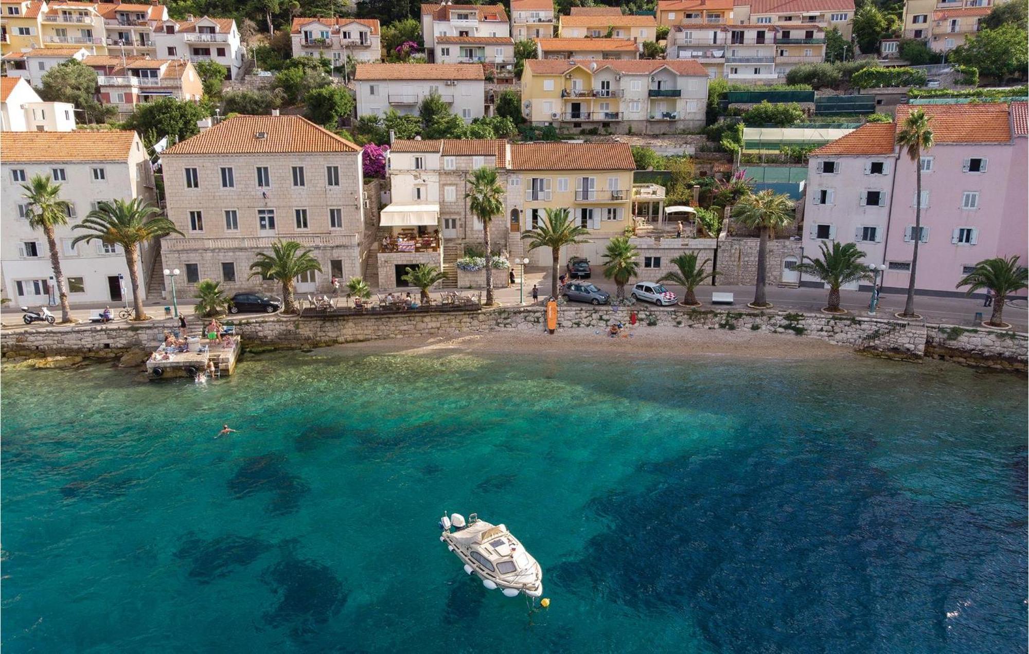 Nice Home In Kneze With Wifi Pupnat Exterior photo