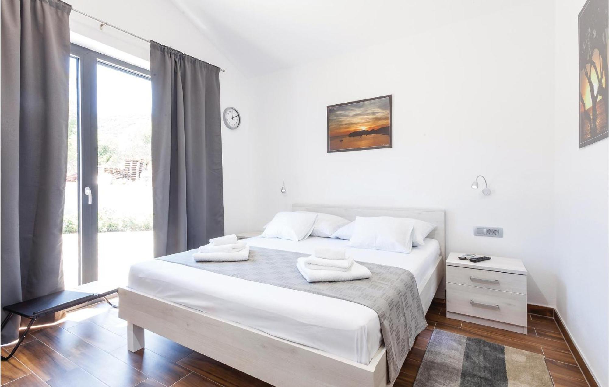 Nice Home In Kneze With Wifi Pupnat Exterior photo